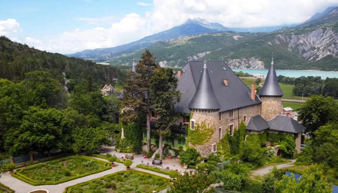 Château, Gardens and Lake